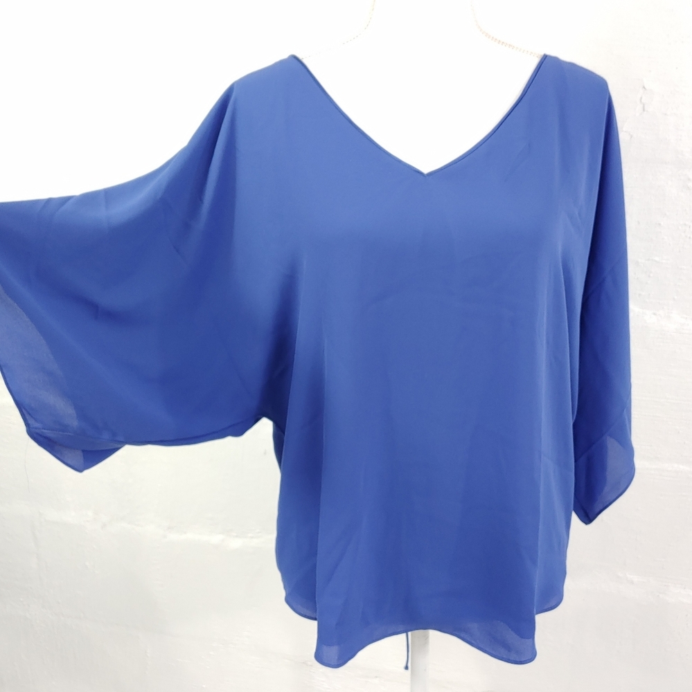 WHITE HOUSE BLACK MARKET PULLOVER TOP (a456)